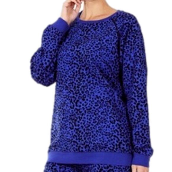 Leopard Cheetah Blue/Black
Print Pullover Top & Jogger Pants - Picture 2 of 4